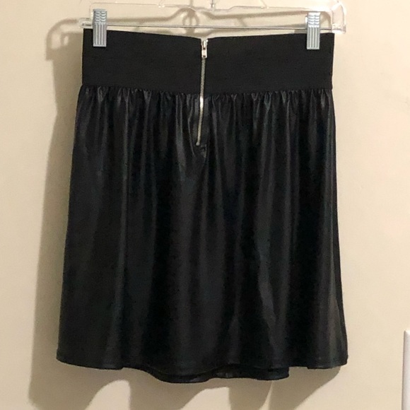 Flowy Black Pleather Mini Skirt - Picture 2 of 2